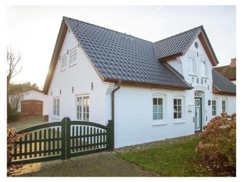 Holiday home in Morsum Sylt with Wi-Fi, Morsum