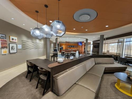SpringHill Suites by Marriott Houston Rosenberg - image 9