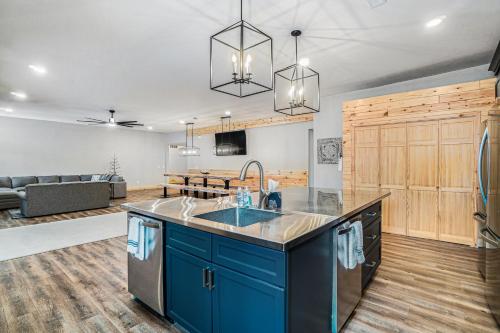 Bowling Alley! Expansive Group Getaway in Lewiston in Lewiston (MI)