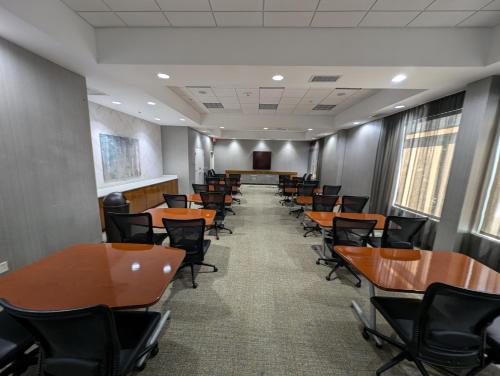 SpringHill Suites by Marriott Houston Rosenberg - image 7