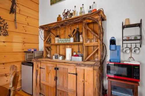 The Treehouse at the Rustic Retreat - image 2