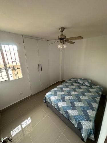 Cuarto cerca del 99 de chanis – khách sạn tại Parque Lefevre