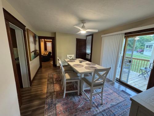 Almost Heaven At The River in 白廳