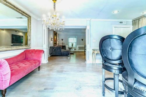 Executive Condo in Buckhead in Lindridge-Martin Manor