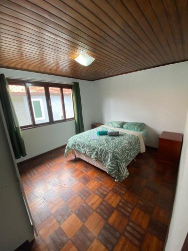 2 twin beds