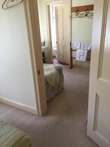 Victoria House - Photo 2