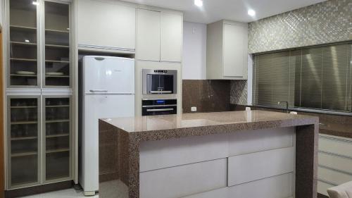 Casa completa e confortável especial para grupos – khách sạn tại Vila A