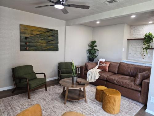 Stylish Newly Remodeled Home with Putting Green in Lewisville (TX)