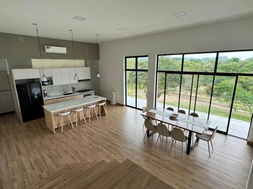 Relaxing Beach House in Olon