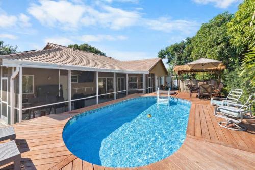 Plantation Pool Home with Hot Tub – khách sạn tại Plantation