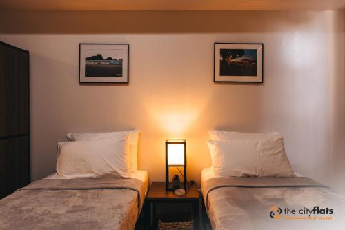 2 twin beds