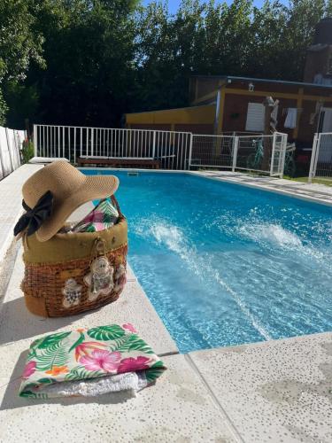 Complejo cerca del rio