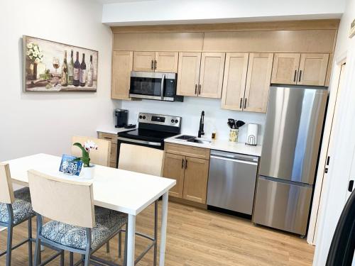 Comfy Cozy 2BD-2BA apt in Federal Hill in Federal Hill