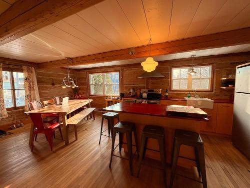 Chalet Le Vieil Âtre - Rustic & cozy chalet (Chalet Le Vieil Atre - Rustic & cozy chalet) in 聖讓波若利