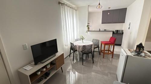 Apartamento em Campo Largo com Lava e Seca in Campo Largo