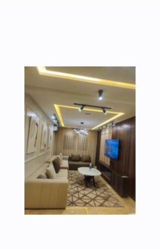 Large luxurious apartment opposite to Hassan 2 Mosqu and FAIR international casablanca , near downto – khách sạn tại Sour Jdid