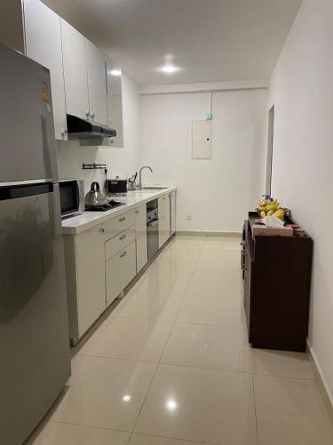 Apartment in Lavinia Heights in Ratmalana Airport
