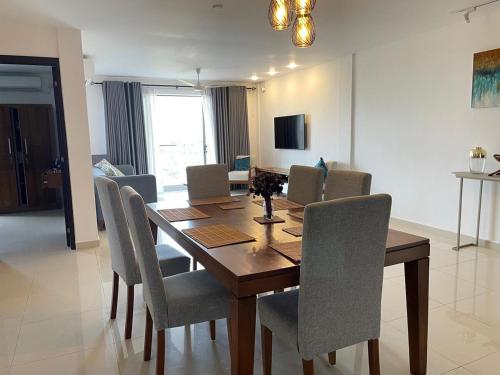 Apartment in Lavinia Heights in Ratmalana Airport