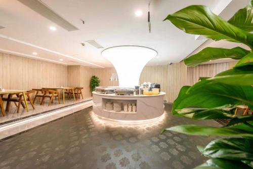 ห้องอาหาร, 加雅酒店西京医院长乐公园地铁站店 in สวนซิง ฉิง กง