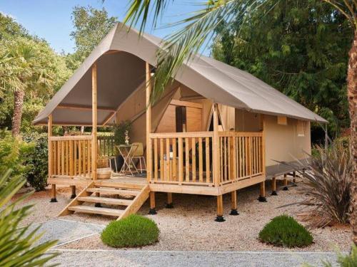 Bungalow toilé avec terrasse à Luynes, 2 chambres, 5 personnes - API-1-52-1508 (Bungalow toile avec terrasse a Luynes, 2 chambres, 5 personnes - API-1-52-1508) in 呂伊內