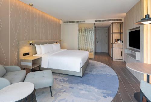 room detail thumbnail 1