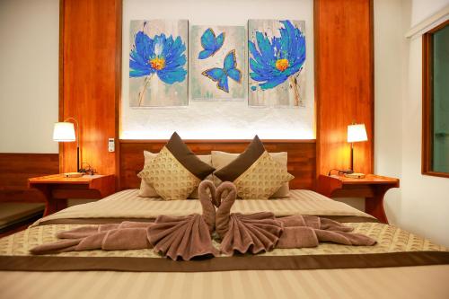 room detail thumbnail 0