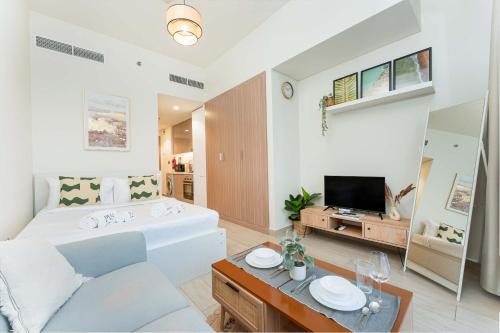 PVH - Cozy Studio in Azizi Riviera 43, Dubái