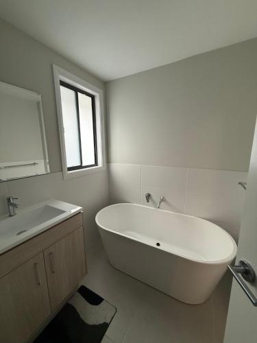 BRIGHT FAMILY-FRIENDLY HOME - image 13