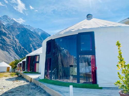 Apex Hotels and Resorts Hunza in Pasu