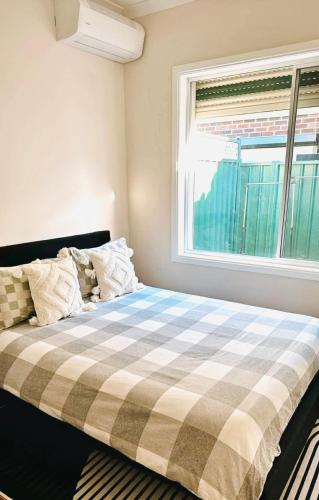 Private big ROOM 20mins to Airport, 5mins to station in St Albans