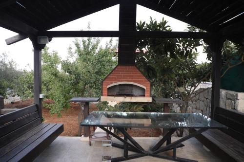 Cozy chalet With Mountain View in Ghalboun