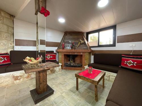 Cozy chalet With Mountain View in Ghalboun