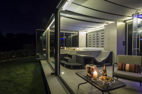 Double Room with Spa Access image 6