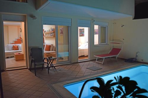 Hillside Villa, Private Pool , Panorama View & Free Parking 2km from Archaeological Museum, Athènes (photo 5)