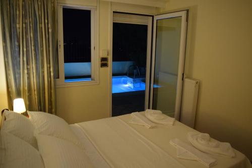 Private pool & Panorama View on Athens center Hill - image 14