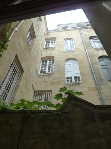 LES TROIS CHANDELIERS un petit paradis en plein centre ville, Bordeaux (Foto 5)