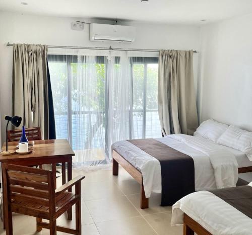 Txaleta de Camiguin desde 2024 Room Type - Double Room with Balcony and Sea View