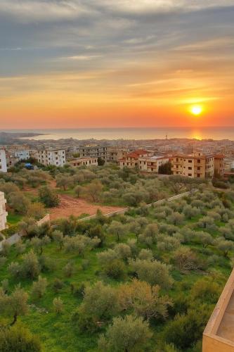 Mdrn Sea View Flat 5 mins Jiyeh & Damour Resorts in Jiyeh