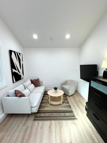 Modern and Cozy Private Studio in Alderwood Manor (WA)
