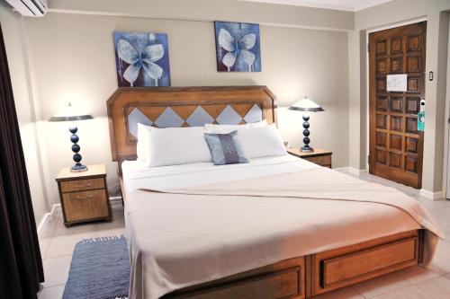 Culture Crossroads Inn in Saint James