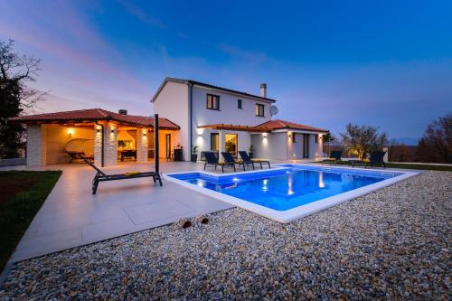 Villa Lea Nea by Istrialux – khách sạn tại Krizanci