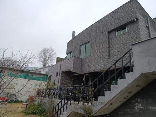 Sardar House Chalet-2