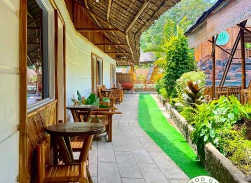Bamboo Grove Royale by Hiverooms in Bogo City
