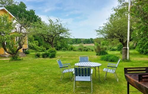 숙소 외관, Lovely Home In Fridlevstad With Wifi in 뢰데뷔