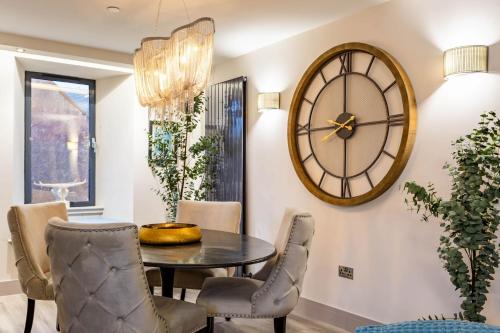 Зовнішній вигляд готелю, Arran Shores Luxury Shorefront Suite 1 in Лемлеш