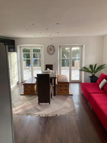 Lichtdurchflutete 65m2 Einliegerwohnung mit großer Südterrasse und Komfort-Bad (Lichtdurchflutete 65m2 Einliegerwohnung mit großer Sudterrasse und Komfort-Bad) in Gutenzell-Hurbel