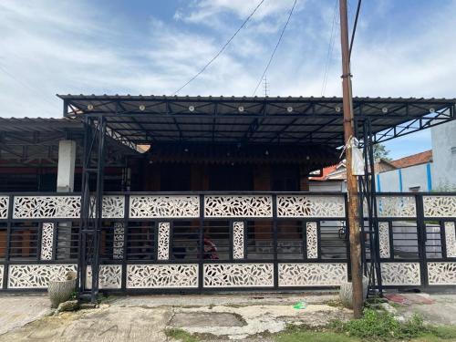 Guest House Brahu Syariah – khách sạn tại Magersari