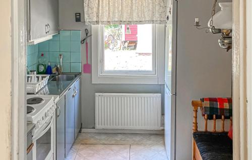 virtuve, 2 Bedroom Beautiful Home In Listerby in Fallo