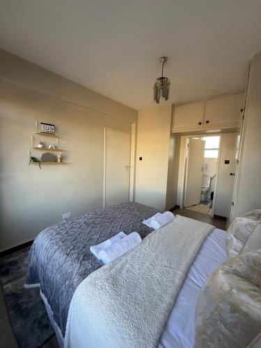 Dee's Place - image 4
