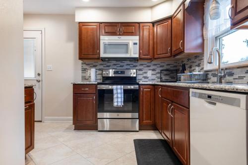 5 Woods Dr in Hogestown (PA)